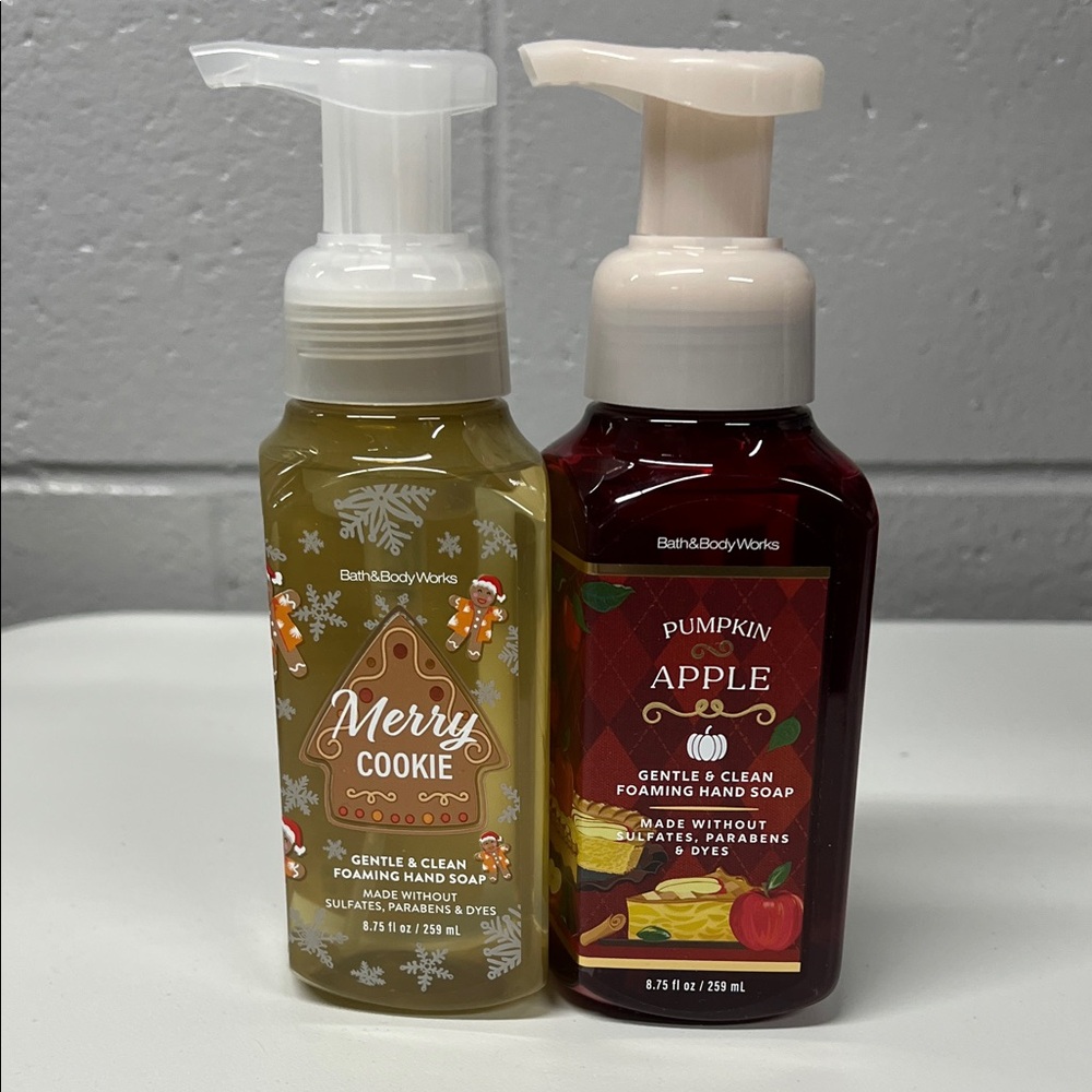 Bath & Body Works Merry Cookie and Pumpkin Apple Foaming Hand Soap Set